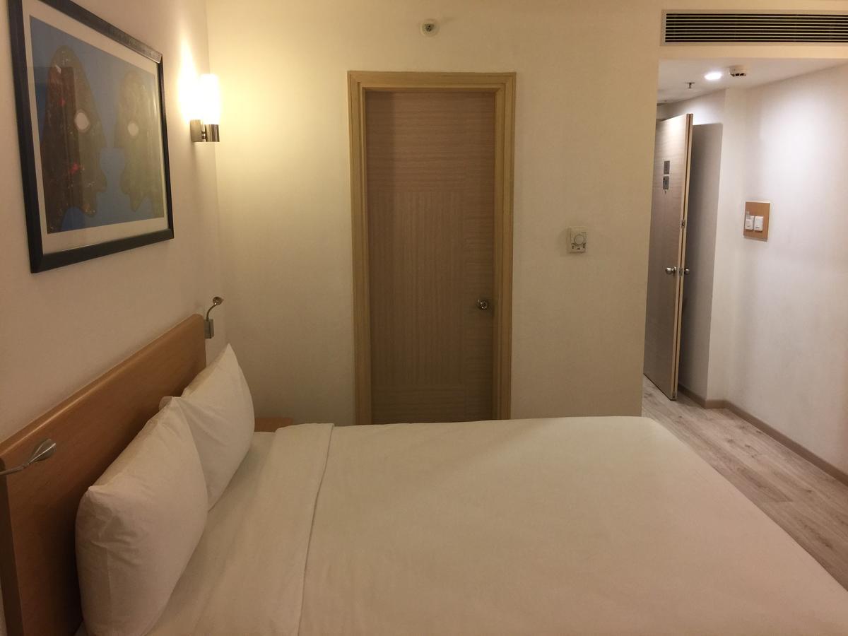 Red Fox By Lemon Tree Hotels, Sector 60, Gurugram Γκουργκάον Εξωτερικό φωτογραφία